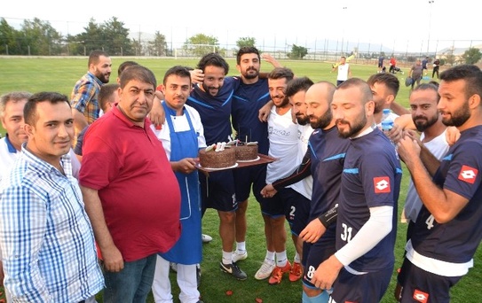 Bb Erzurumspor Kaptanı Albayrak'tan, Mert Nobre'ye 11 Numaralı Forma Jesti
