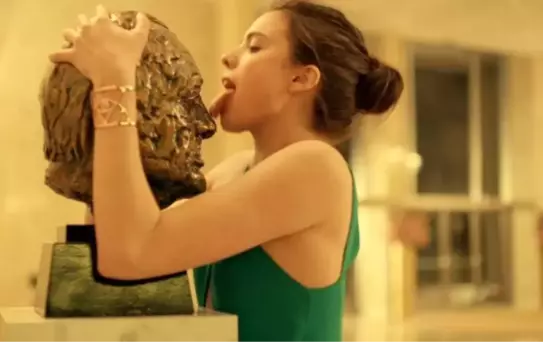 Spike Jonze'nin Sıra Dışı Reklamı Sosyal Medyayı Salladı