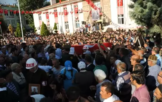 Çukurca Şehitleri Naci Yavuz ve Enes Pelit'in Cenazeleri Tokat'ta Getirildi (3)