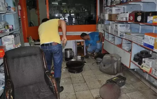 Reyhanlı'da Aşırı Yağış Ev ve İş Yerlerini Sular Altında Bıraktı