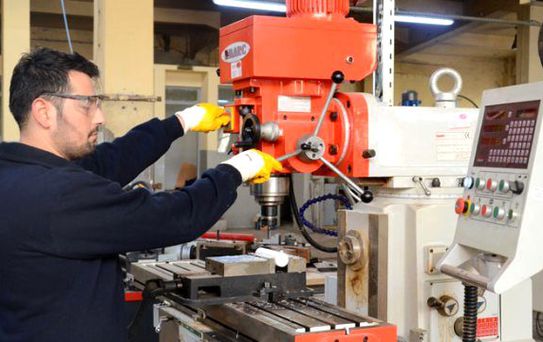 Bilim Merkezlerine Deney Düzenekleri Üretiyorlar