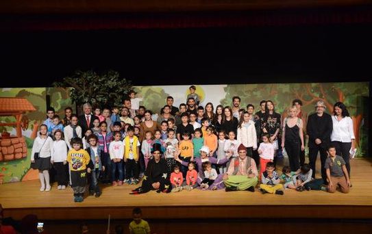 Mehmet Topal ve Ünlülerden Çocuklar İçin 'İyilik Ağacı'