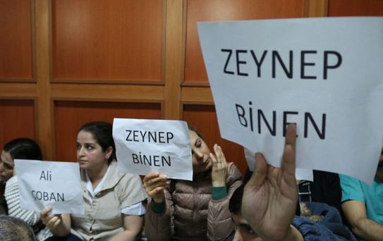 Diyarbakır'da Sağlık Çalışanlarından İhraç Kararına Karşı Eylem