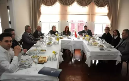 Köşe Yazarları Trakya'nın Tanıtımı İçin Başkan Eşkinat ile Bir Araya Geldi