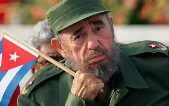 Fidel Castro Hayatını Kaybetti