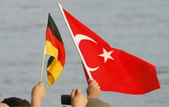 Alman Siyasilerden, İstanbul Lisesi'nde Noel Yasağına Tepki