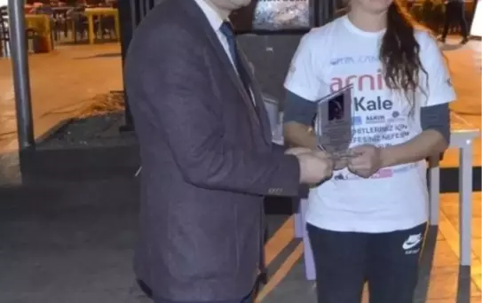 Derya Can'dan Kaş Devlet Hastanesi'ne Teşekkür Plaketi