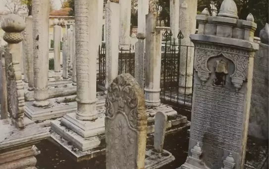 Zeytinburnu'nda 4 Bin Tarihi Mezar Taşının Envanteri Çıkarıldı