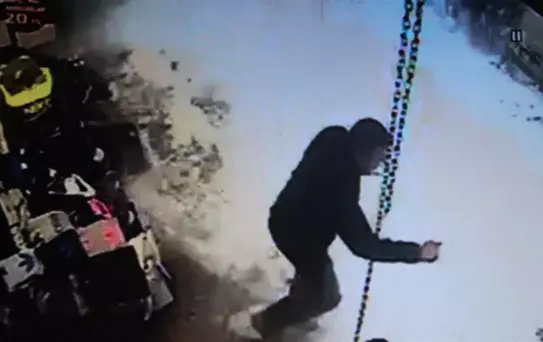 Beyazıt'ta Tentenin Çökme Anını Kameralar Kaydetti