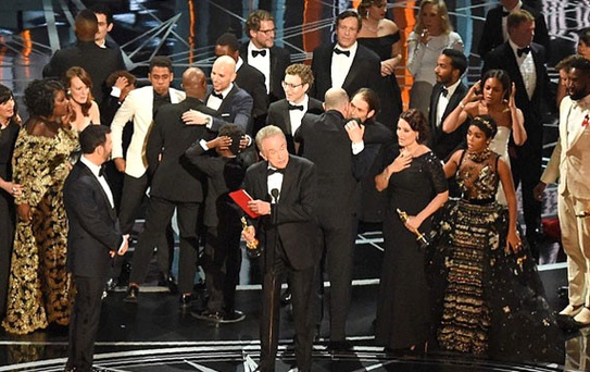 Oscar'da Büyük Skandal! En İyi Film Ödülü Yanlış Açıklandı