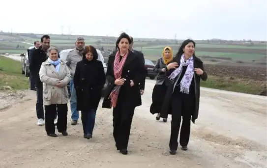 Hdp'li Buldan'dan Anayasa Mahkemesi'ne Tutuklu Milletvekilleri İçin 'Tahliye' Çağrısı