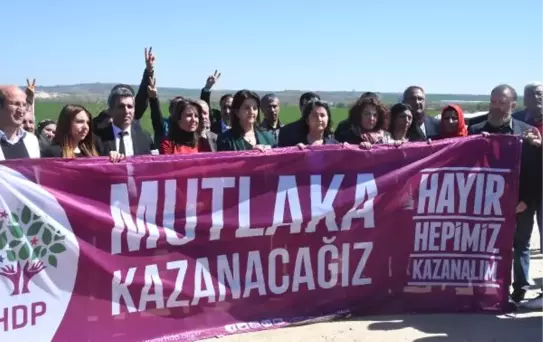 Hdp, Trakya'da 'Hayır' Kampanyasını Cezaevi Önünde Başlattı