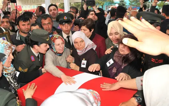 Gabar Şehidini Binler Uğurladı