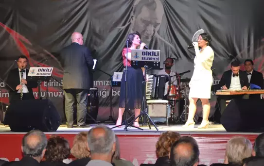 Dikili'de anlamlı güne muhteşem kutlama