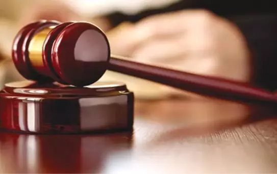 Darbe Girişimin Yöneticisi Albay, Vatandaşları Görünce Apoletlerini Söktü