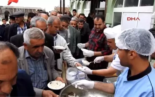 Adıyaman Besni'de 5 Bin Kişiye Pilav