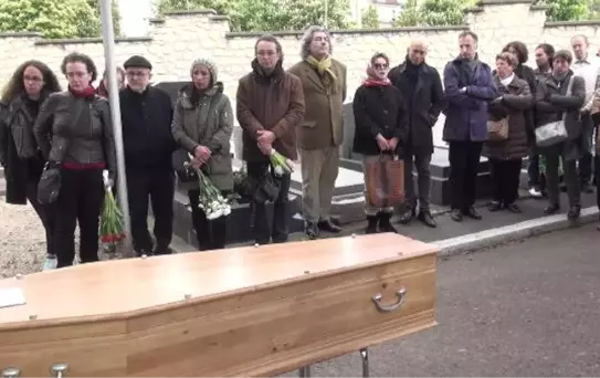 Dünyaca Ünlü Ressam Yüksel Arslan Paris'te Toprağa Verildi