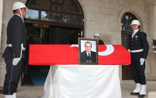 Emekli Vali Devlet Töreniyle Uğurlandı