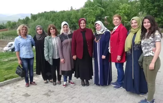 Aynur Oğuzhan'dan Doğanşehir Teşkilat Üyelerine Teşekkür