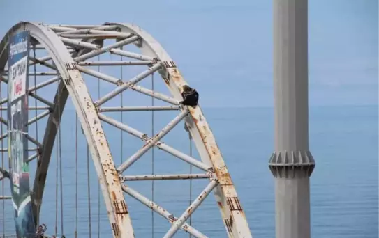 Giresun'da 55 Yaşındaki Kadın, Üst Geçidin Tepesine Çıkıp İntihara Kalkıştı