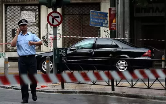 Yunanistan'ın Eski Başbakanı'na Gönderilen Bombalı Zarf Atina Akademisi Adına Yollandı