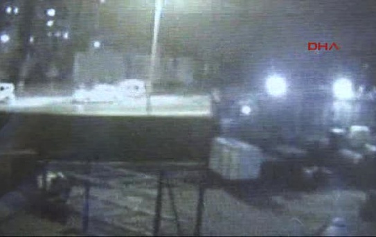 Kaldırımdaki Dehşet Anları Kamerada : 1 Ölü, 3 Yaralı