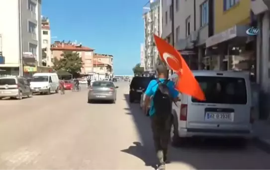 63 Yaşındaki Adam Türk Bayrağıyla Ankara'ya Yürüyor