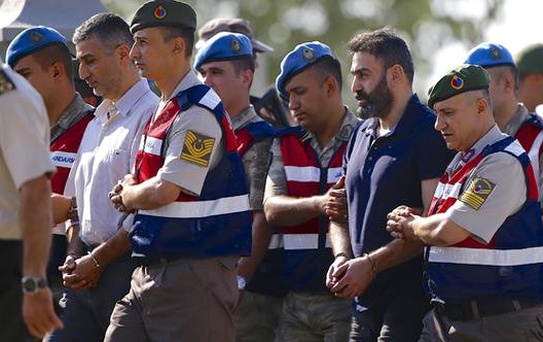 Üç Darbeci Asker İçin Özel Önlem! Mahkemeye Ayrı Araçla Getirildiler
