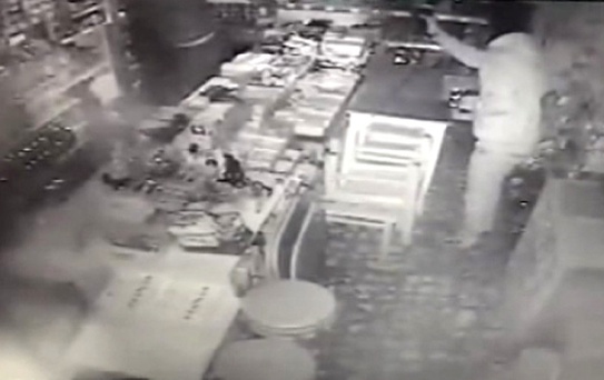 Hırsızlardan Bıkıp 'Dükkan Sizin' Yazarak Devretmişti, Yine Soyuldu