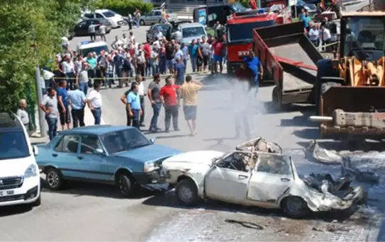 TIR'dan Düşen İş Makinesi Ortalığı Savaş Alanına Çevirdi