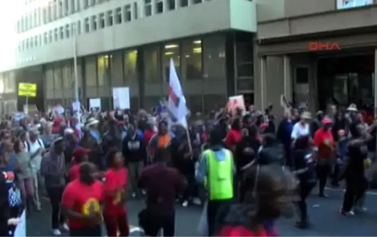 Güney Afrika'da Devlet Başkanı Zuma İstifaya Çağırıldı