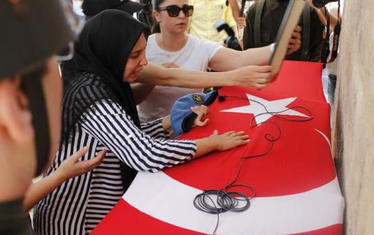 Kahramanmaraşlı Şehit Uzman Çavuş'u 5 Bin Kişi Uğurladı