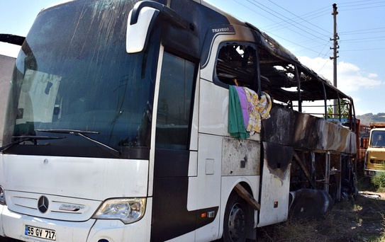 Kastamonu'da 46 Yolcunun Bulunduğu Otobüs Alev Alev Yandı