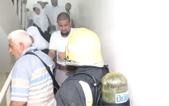 Mekke'de Türk Hacı Adaylarının Kaldığı Otelde Yangın Çıktı