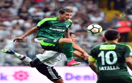 Kartal Timsah'ı Avladı