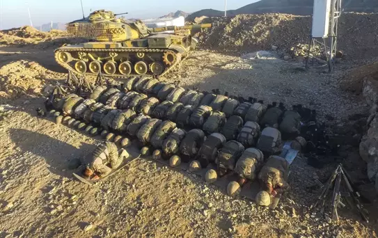 Mehmetçik'ten 2 Bin 900 Metrede Bayram Namazı