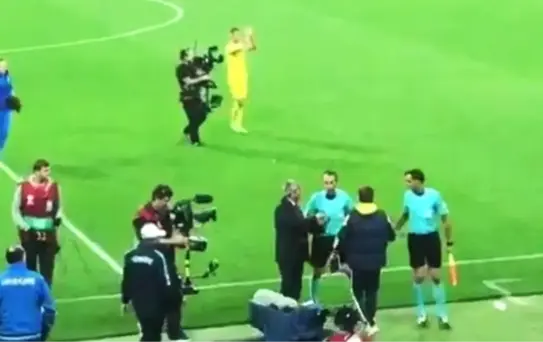 Mircea Lucescu, Maç Biter Bitmez Hakemin Üstüne Telefonla Koştu