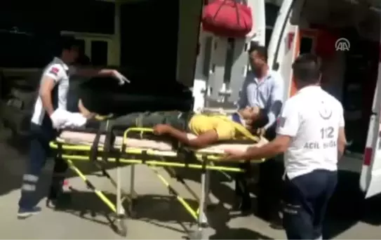 Tarım Aracı Devrildi: 3 Yaralı