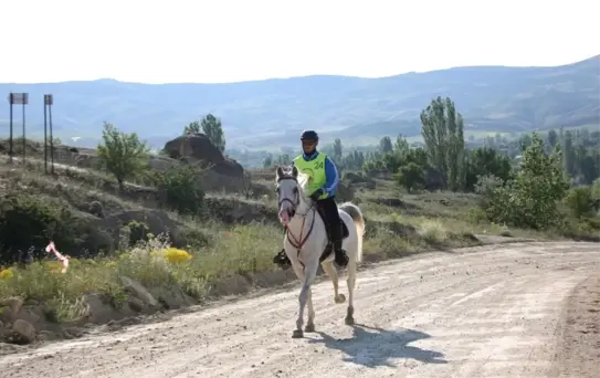 Üniversiteli Biniciler Geliyor