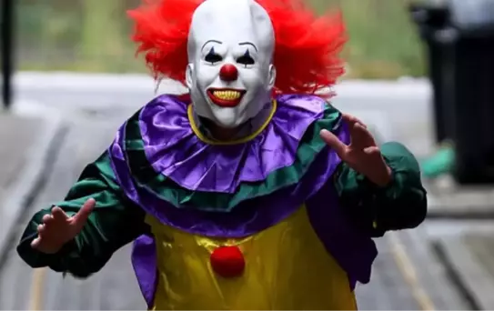 27 Yıl Sonra Ortaya Çıktı! Evleneceği Adamın Eski Karısını Palyaço Kılığına Girerek Öldürmüş