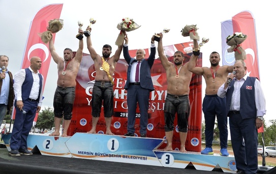 Mersinliler, Cumhuriyet Coşkusuyla Yağlı Güreş Heyecanı Yaşadı