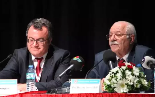 Demirel 93'üncü Yaş Gününde Mezarı Başında Anıldı (2)