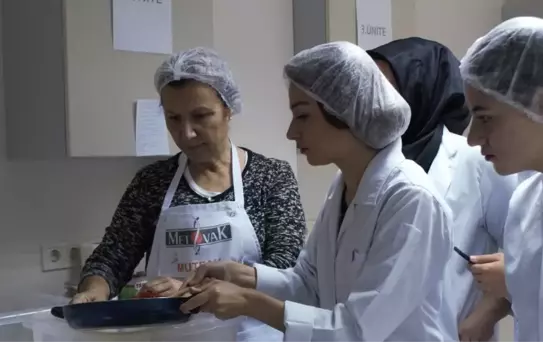 Çölyaklı Çocuklar Hkü'de Buluştu