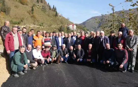 Yomra'daki Özdil ve Kıratlı Mahallelerindeki Bağlantı Yolu Çalışmaları Sürüyor