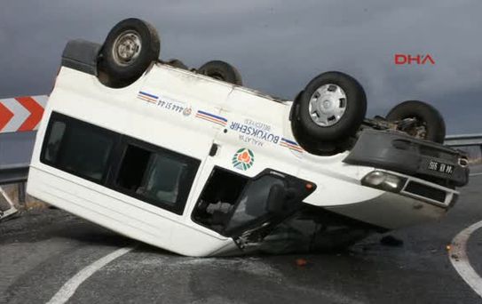Malatya'da Belediye İşçilerini Taşıyan Minibüs Devrildi 11 Yaralı