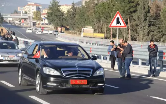 Bucak Köprülü Kavşakta İlk Araç Geçişi
