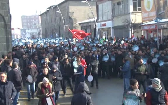 Erzurum'da 20 Bin Kişi Kudüs İçin Yürüdü