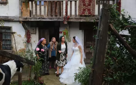Badem Şekeri 5'Te Düğün Dernek Zamanı!