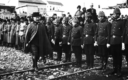 Medine'yi Çekirge Yiyerek Müdafaa Eden Çöl Kaplanı Fahreddin Paşa Kimdir?