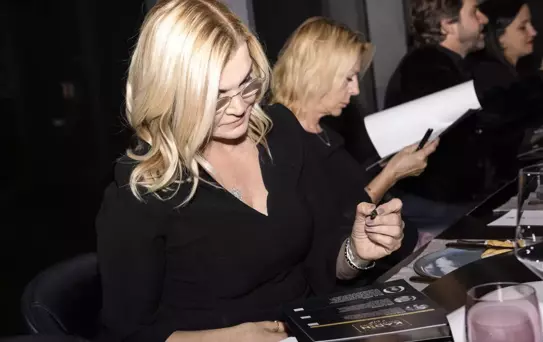 Elele Avon Kadın Ödülleri'nde Jüri Kararını Verdi